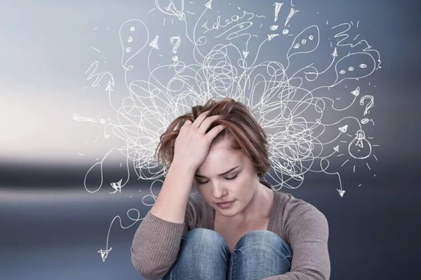 Anksiyete ile Yaşamak: Normal mi, Destek Almak mı Gerekir?